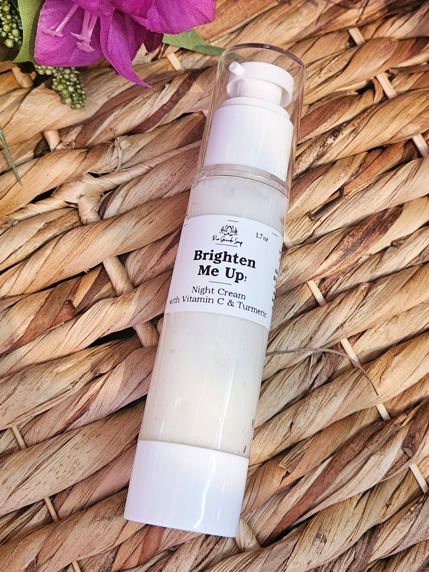 Brighten Me Up! - Crema facial y debajo de los ojos con pantenol y moringa